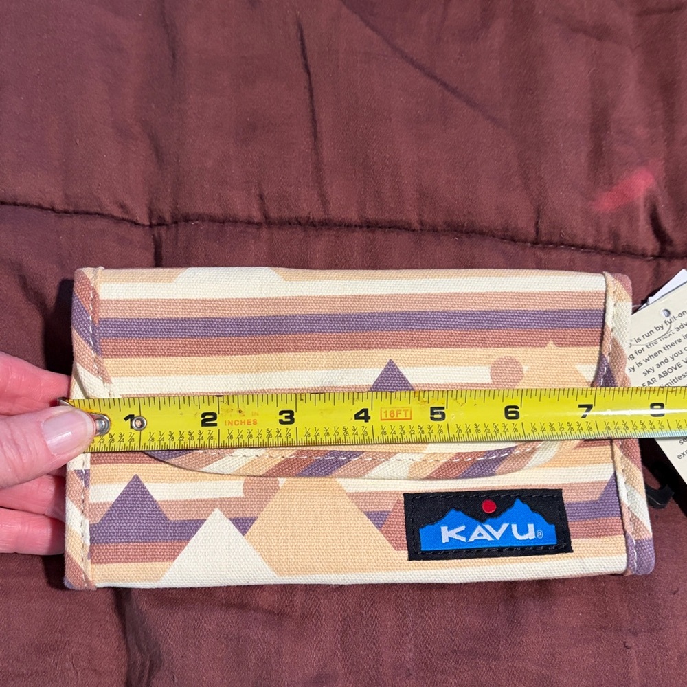 Wallet by Kavu Brand.  NWT! - Picture 13 of 15